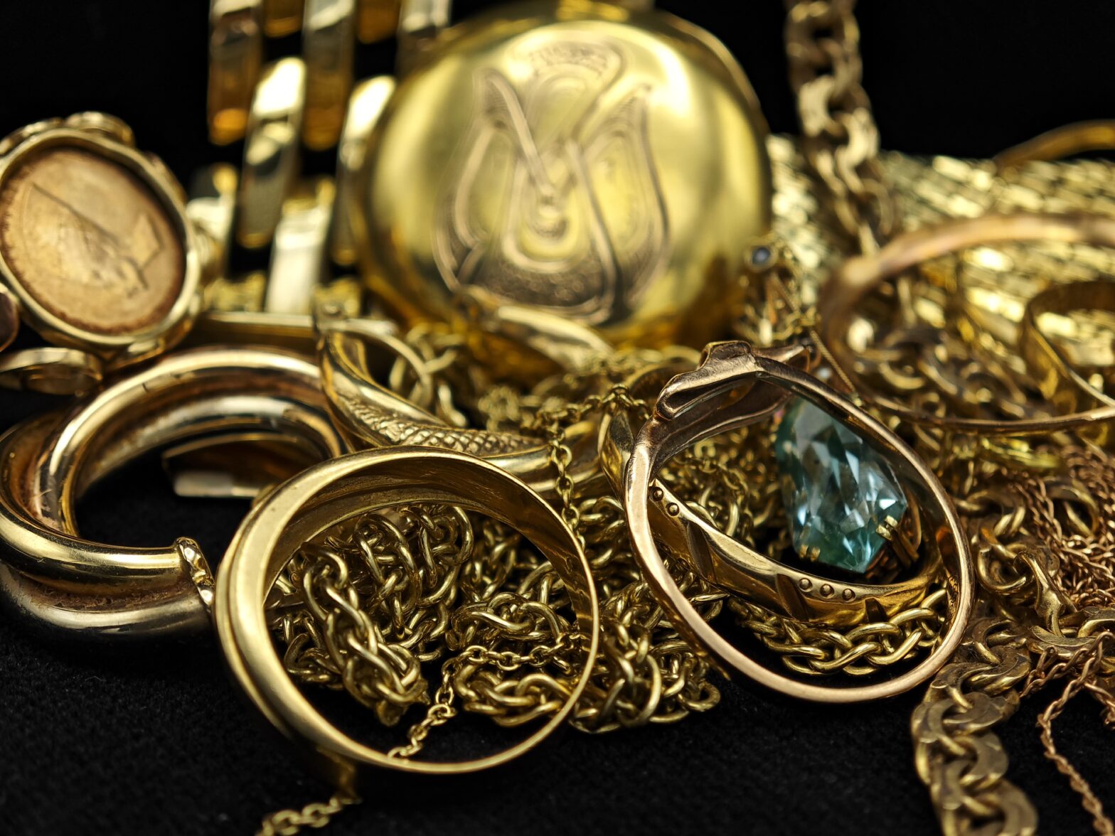 altgold-verkaufen-goldschmuck